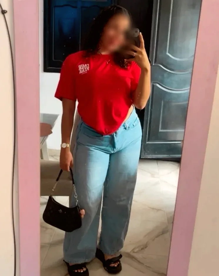 Aino, 24