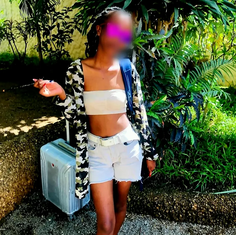Olivia, 21