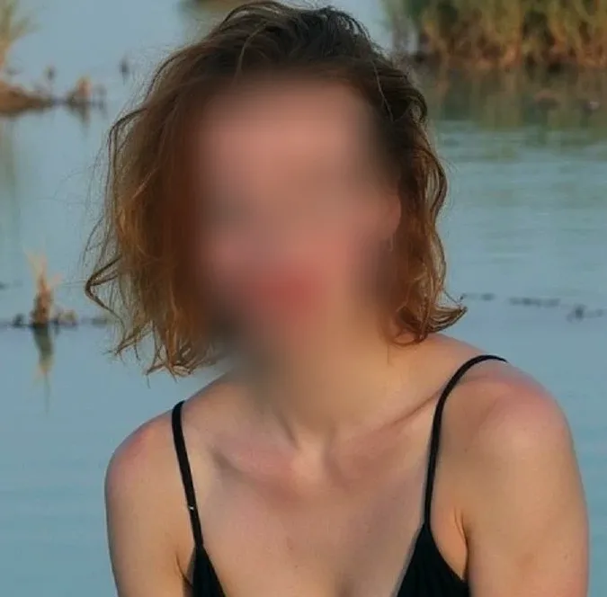 Veera, 25